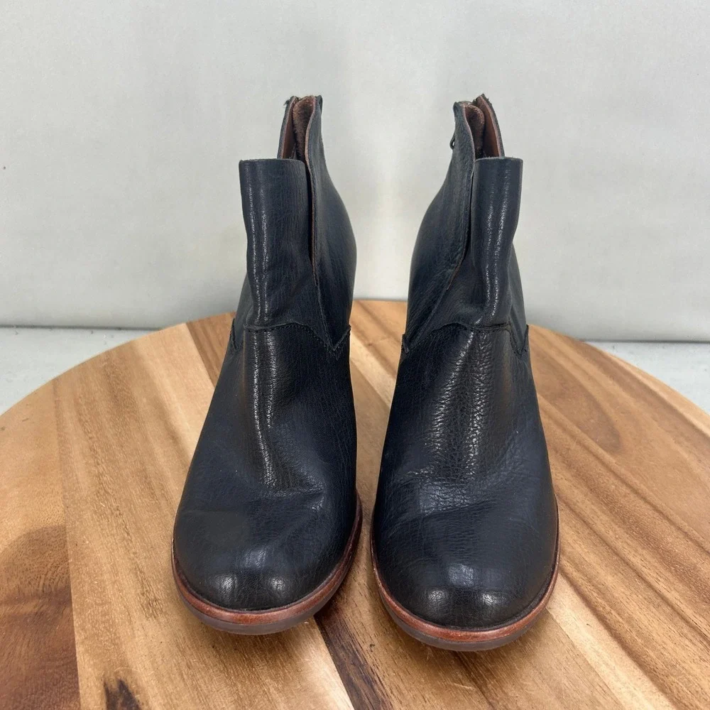 Kork-Ease Velma Black Leather Ankle Booties Block Heel Rear Zip Size 7.5 M